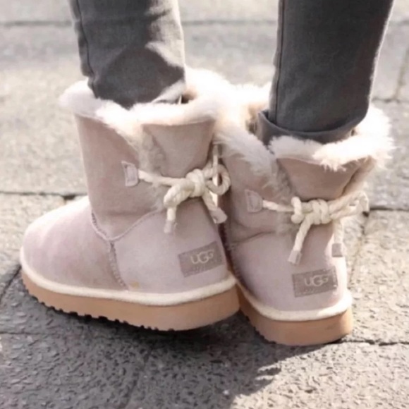 red uggs with rope bow